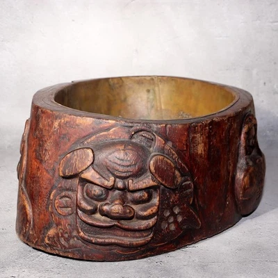 Japanese Wooden Hibachi Brazier Hand-Carved Cat, Lion, Daruma & Noh Mask WO485 - Image 1 of 4