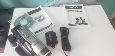 RCA STILLSHOT 5 HEAD CAMCORDER  BATTERY, CHARGER, CARRY STRAP, CARRY BAG & MORE - Image 1 of 4