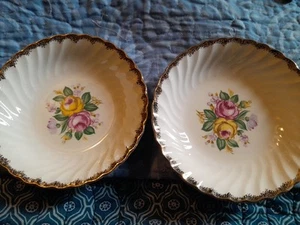Pair Of Sm Fruit Bowls Royal China 22 K Gold Tri.Quban Royal Replacements - Picture 1 of 6