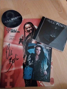 Elli Berlin null positiv Autogramm Signiert  AK CD NEU Aufkleber Konzertbuch - Bild 1 von 14