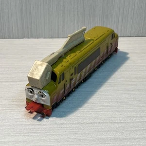 DIESEL 10 ! THOMAS FRIENDS TRAIN ERTL DIECAST 2001 ! MAGIC RAILROAD - Picture 1 of 12