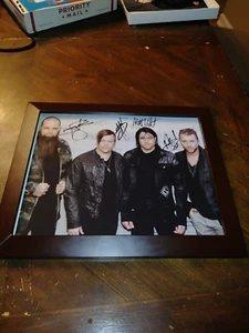 Foto enmarcada de 11x14 firmada por músicos de banda de rock Three Days Grace Music - Imagen 1 de 3