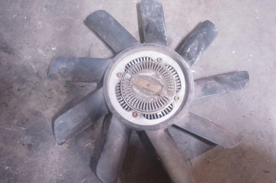 OEM BMW E30 Cooling Fan Clutch + Blades 87-91 325i 325is 325ix - Imagem 1 de 4