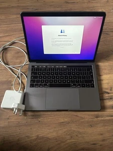 Apple MacBook Pro (2016) A1706, Touch Bar, Core i5-7267U, 8GB DDR3L, 500GB SSD - Afbeelding 1 van 12