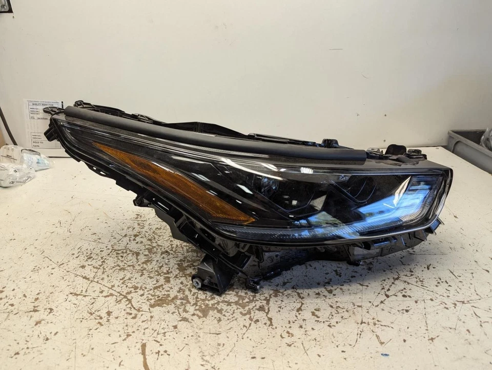 Passenger Headlight Without Adaptive Fits 21-23 HIGHLANDER 789678 - Image 1 of 4