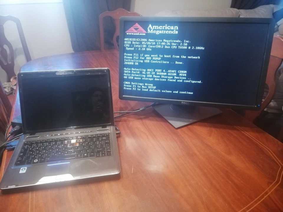 Toshiba U500-10M,Hdmi,Webcam,Wifi,Pant Estallada,Da imagen y funciona,nº5 - Imagen 1 de 4