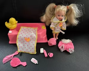Vintage Barbie Shelly Badespaß mit Badewanne Wanne und viel Zubehör ....(Mattel) - Bild 1 von 8