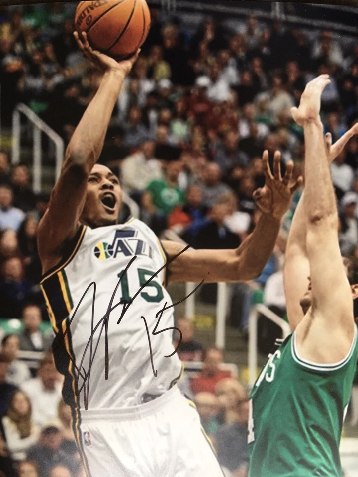 Foto firmada autografiada por Derrick Favors 8x10 Utah Jazz Georgia Tech Auto NJ Nets Foto 1 de 1