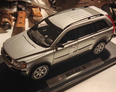 1/18 Diecast Volvo XC90 Silver MotorArt by Welly - Image 1 of 4