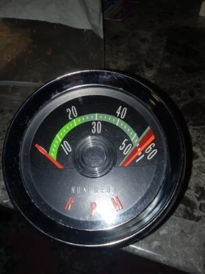 Medidor de tacómetro vintage Oldsmobile 1961-63 NOS Starfire Cutlass 88 98 Foto 1 de 4