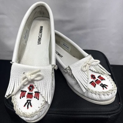 Mocasines de cuero blanco Minnetonka Thunderbird con cuentas talla 6,5 *ECU* Foto 1 de 4