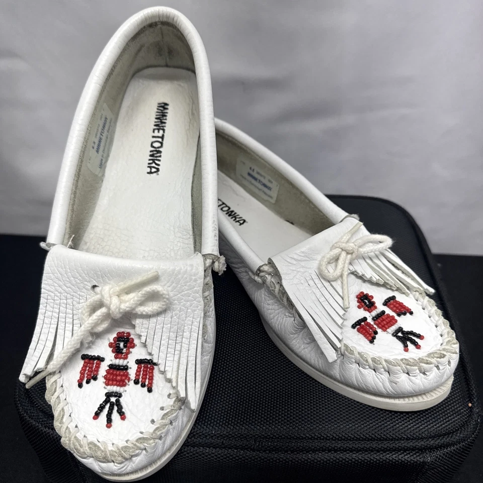 Mocasines de cuero blanco Minnetonka Thunderbird con cuentas talla 6,5 *ECU* Foto 1 de 4