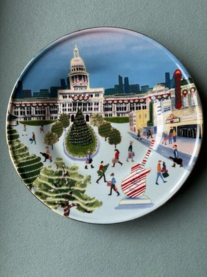 Plato de postre de gres Anthropologie Holiday in the City 2024 Austin Texas Foto 1 de 4