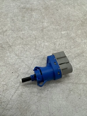 2013-2016 FORD FUSION S 2.5L BRAKE PEDAL LIGHT LAMP STOP SWITCH OEM - Image 1 of 4