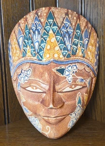 Vintage indonesische Batik Holz handgeschnitzt Stammeskunst Maske Wandbehang Dekor 8,75" - Bild 1 von 14