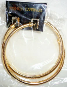 HOOP EARRINGS  1" GOLD LAYERED by "COSTUME JEWELRY KING"  - Bild 1 von 1
