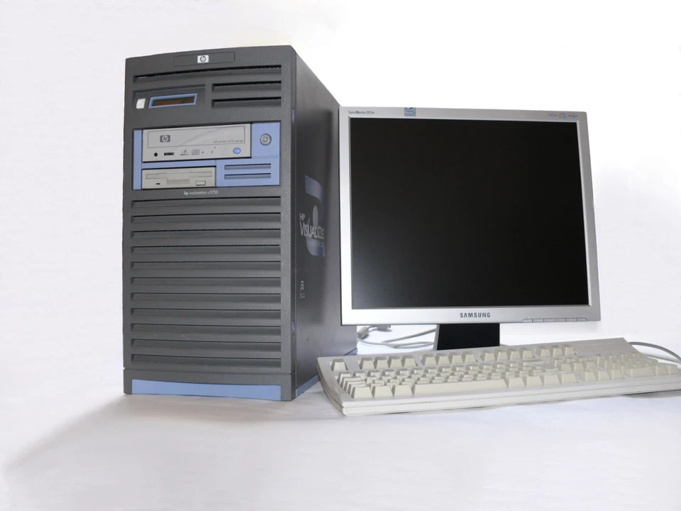 HP 9000 Visualize C3700 UNIX System (A6057B) - Image 1 of 1