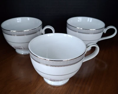 3 tazas de té Mikasa Platinum Crown L3428-204 nuevas con etiquetas porcelana fina borde de plata blanca de 10 oz Foto 1 de 4