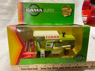 Vintage CLAAS Dominator Gama Super Combine  1:43 Scale stock no. 2331 - Image 1 of 4