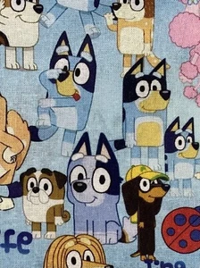 Tela Bluey And Friends 100 % algodón incrementos de 1/4 yarda tela azul dibujos animados - Imagen 1 de 2