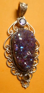 COLGANTE de filigrana de plata esterlina 0,925 de ágata drusa mística púrpura - Imagen 1 de 9
