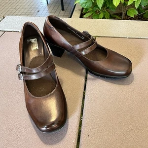 Clarks Bendable Mary Jane Shoes Size 8M Brown Double Strap Comfort 2.5” Heels - Picture 1 of 9