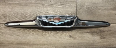 Chevrolet Truck Apache 1958 V8 emblema capó original gran cromo sin defectos. Bonito Foto 1 de 4