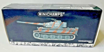 Minichamps 1/35  Panzerkampfwagen V1 TIGER 1 S13 RUSSIA 1944 1.35 NEW OLD STOCK - Image 1 of 4