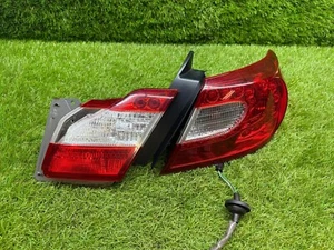 2011-2013 Infiniti M37 PASSENGER RIGHT Tail Light TAILLIGHT OEM 26550-AC525 - Picture 1 of 13