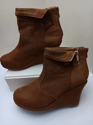 Botas Forever femininas tamanho 10 cano alto camurça anabela - Imagem 1 de 4