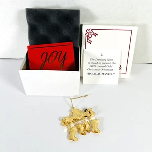 Danbury Mint 2009 Gold Christmas Ornament HOLIDAY MANTEL Stockings Hung in Box - Bild 1 von 8