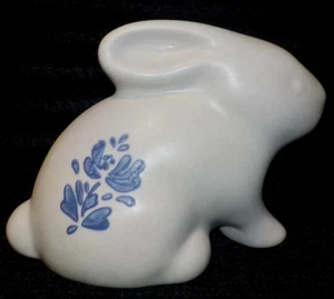 1 Pfaltzgraff YORKTOWNE Bunny Rabbit Salt Shaker (Vntg*Replacement pc) - Picture 1 of 5
