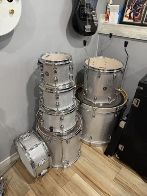 Gretsch Catalina Maple 7pc Shell pack (Silver Sparkle Finish) Snare INCLUDED - Image 1 of 4