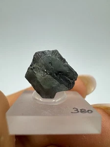 Cristal de Alejandrita (4gr) Cristal de Alejandrita Áspero, Lago Manyara Tanzania - Imagen 1 de 10