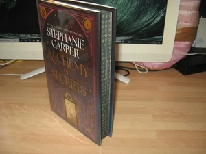 Stephanie Garber Signed Numbered Alchemy Of Secrets Goldsboro 1st magic price - Bild 1 von 10