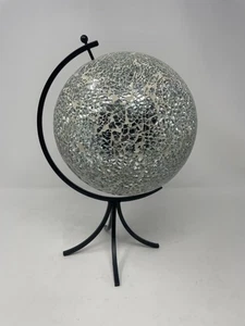Mappamondo decorativo a mosaico - vetro schiacciato argento - alto 12" - arredo casa moderno - Foto 1 di 5