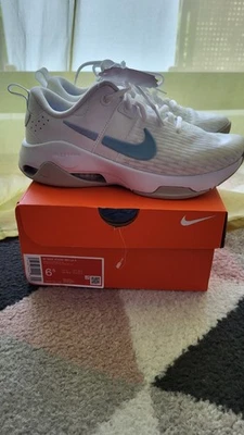 NIKE ZOOM BELLA 6, Damen Sportschuhe 37,5, NEU weiss, hellblau - Bild 1 von 4