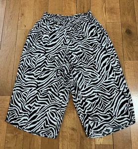 Jessica Simpson womens pull on elastic pants zebra striped printed size 1X. - Picture 1 of 5