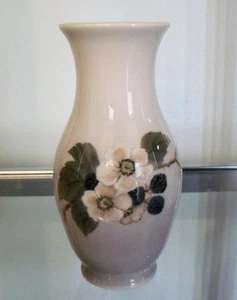Royal Copenhagen Porcelain Vase Denmark 288 2289  7.25" - Picture 1 of 5