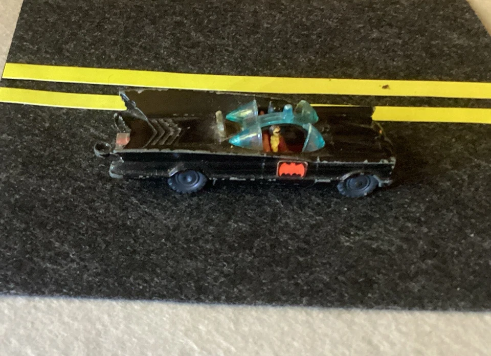 Husky Batmobile,66 Great Britain. Batman And Robbin In Car.lots Of Detail.1/64 - Image 1 of 4