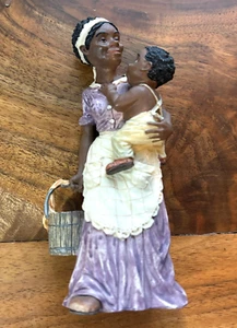 Afroamerikanische Frauen mit Baby und Eimer Wasserfigur 5 1/2" groß - Bild 1 von 7