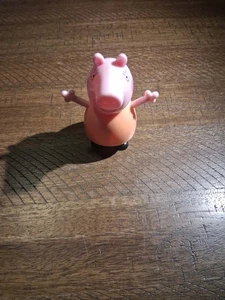 Peppa Pig’s Mother Mama Mummy Pig PVC Figur - Bild 1 von 2