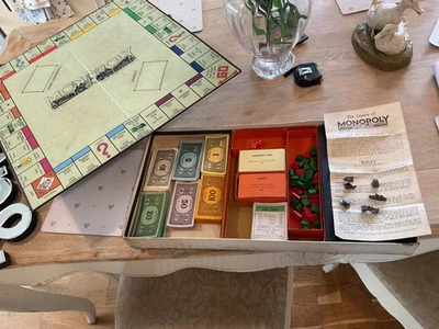 Vintage, very early Monopoly, Black Box (20 x 10.5 inches)  -  complete - Image 1 of 4