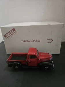Danbury Mint 1941 Dodge Pickup Series WC Half-Ton Truck Red/Black 1/24 w/Box - Picture 1 of 5