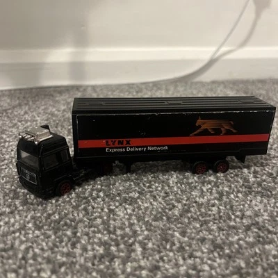 Corgi Volvo Globetrotter Artic Lynx Express Delivery Network - Image 1 of 4