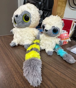 AURORA YELLOW TAILED LEMUR 8" W/ 5.5" BLUE TAILED LEMUR THEY BOTH MAKE SOUNDS - Picture 1 of 5