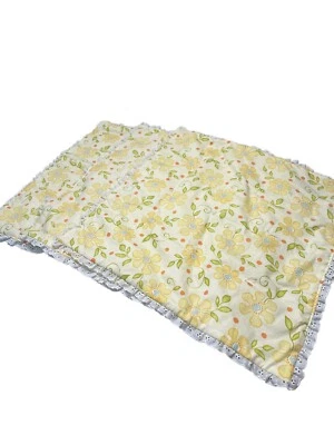 Manta floral amarilla vintage hecha a mano con volantes para bebé Foto 1 de 4