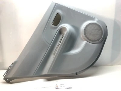 Toyota Prius C Hybrid 2012-2017 panel de moldura de puerta trasera izquierda del lado del conductor OEM 42116 Foto 1 de 4