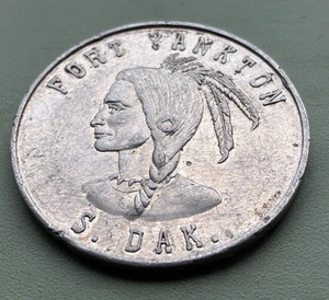 Ficha de aluminio Fort Yankton South Dakota de colección buena para 2 bits - Imagen 1 de 3