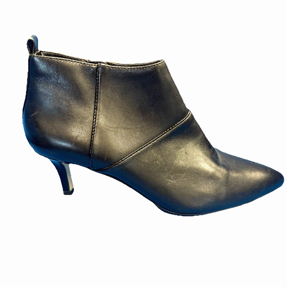Donald J Pliner Black Fayla Leather  Kitten Heel Ankle Boots SZ 7.5  - Image 1 of 4